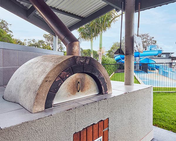 MB 0000 MB Facility Pizza Oven 03