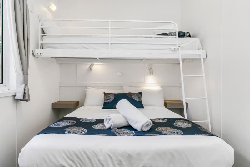 Tri Bunks
