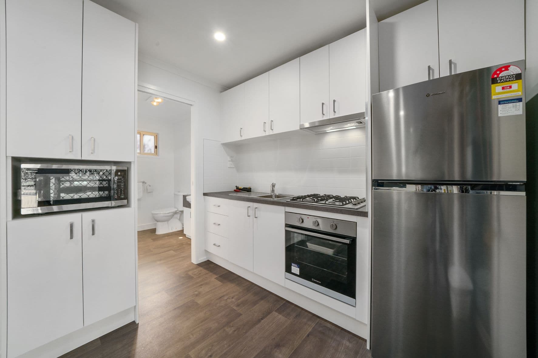Gumleaf cabin kitchen 