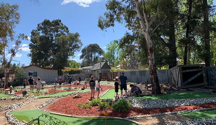 725X420 BP Mini Golf