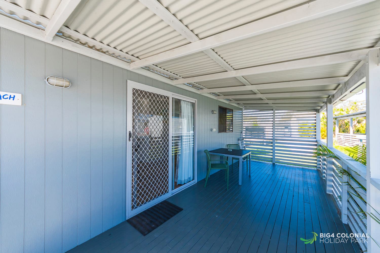 Large enclosable verandahs in studio cabins. 