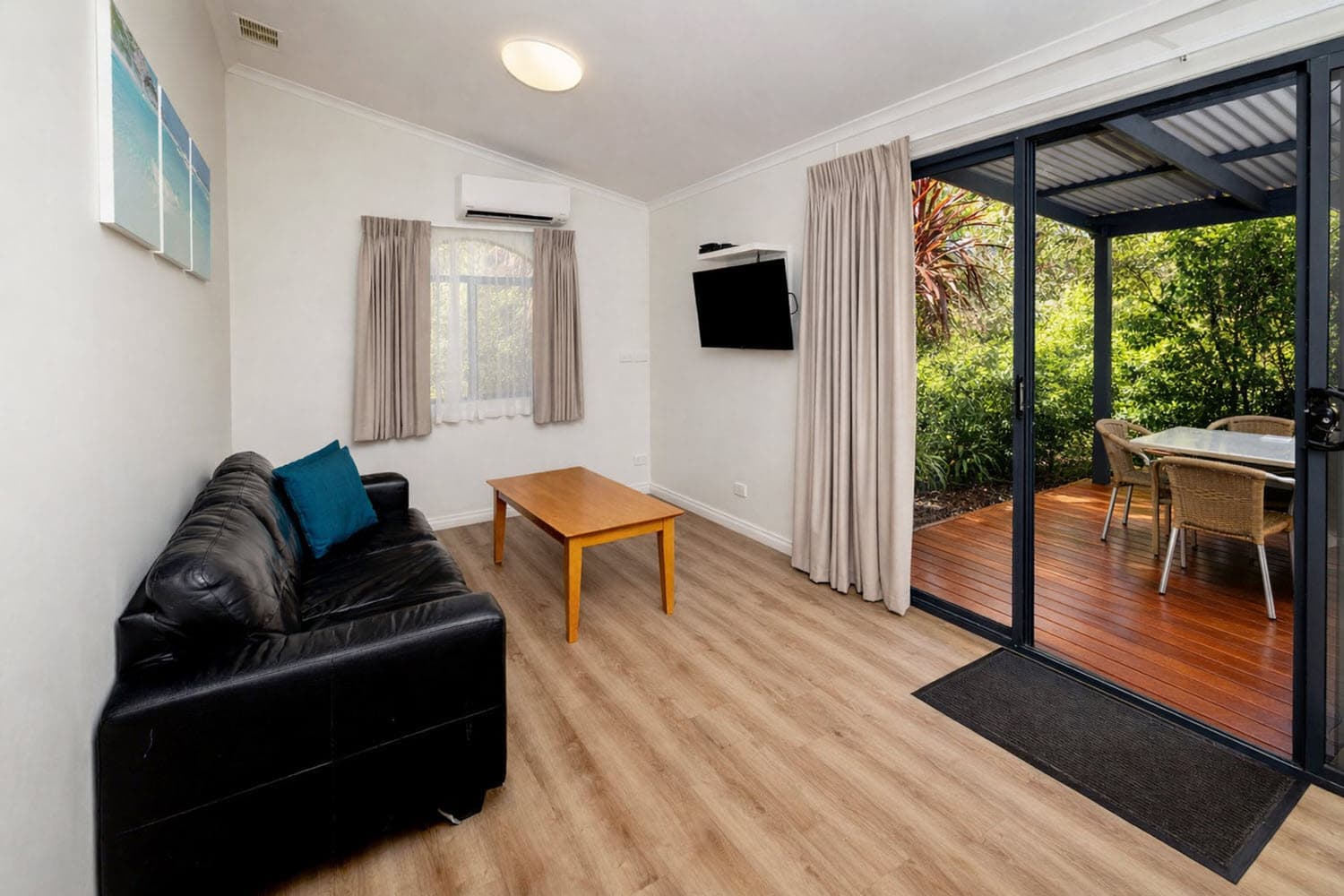 2 Bedroom Chalet Living