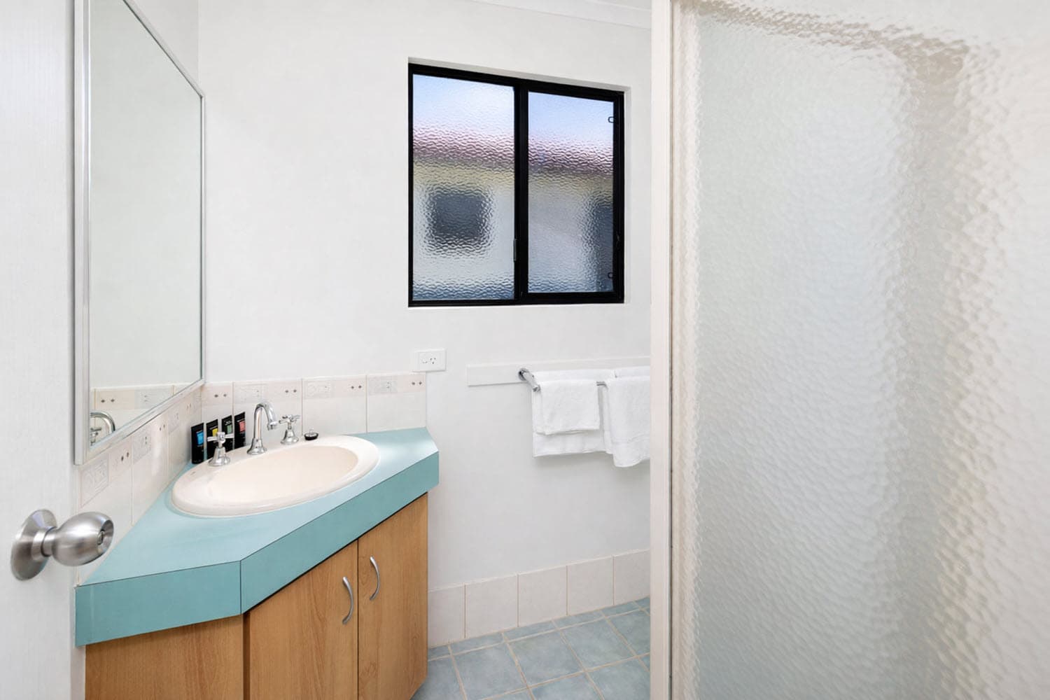 2 Bedroom Deluxe Chalets Bathroom