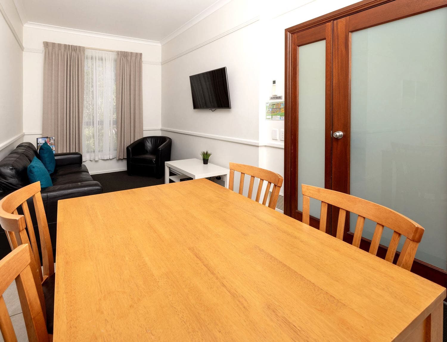 2 Bedroom Duplex Dining