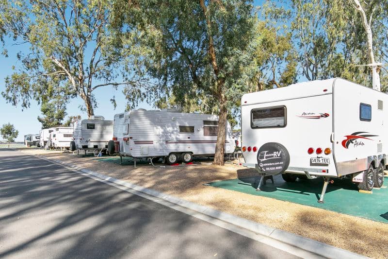 Large tidy shady powered sites