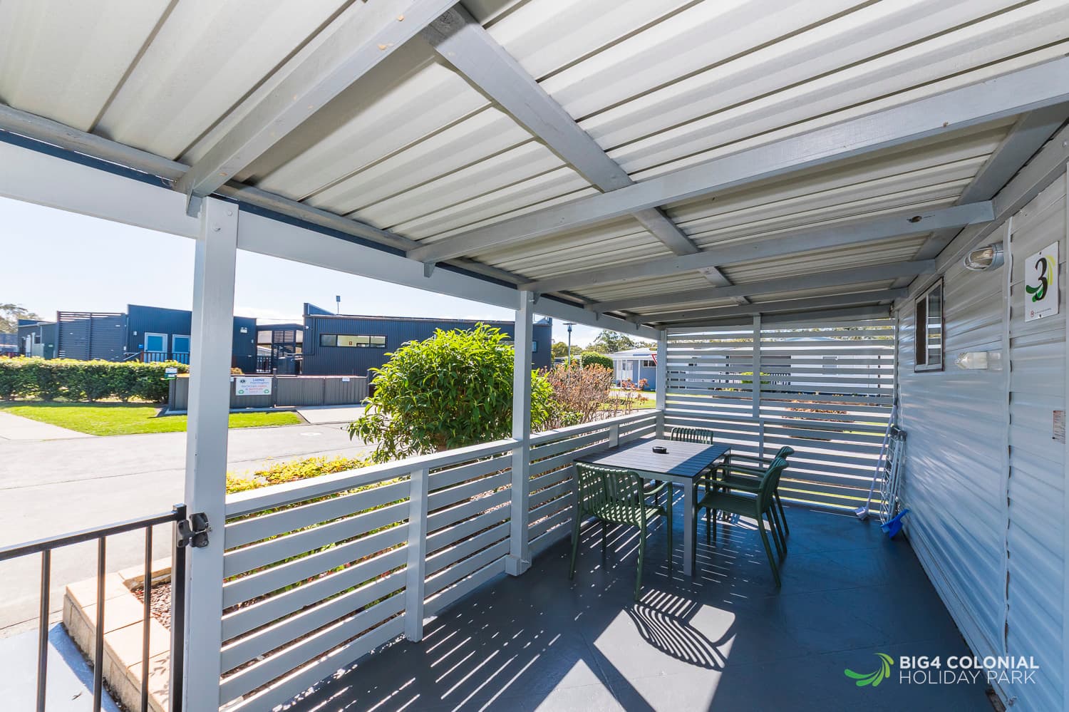 Large verandah of the two room studios. 