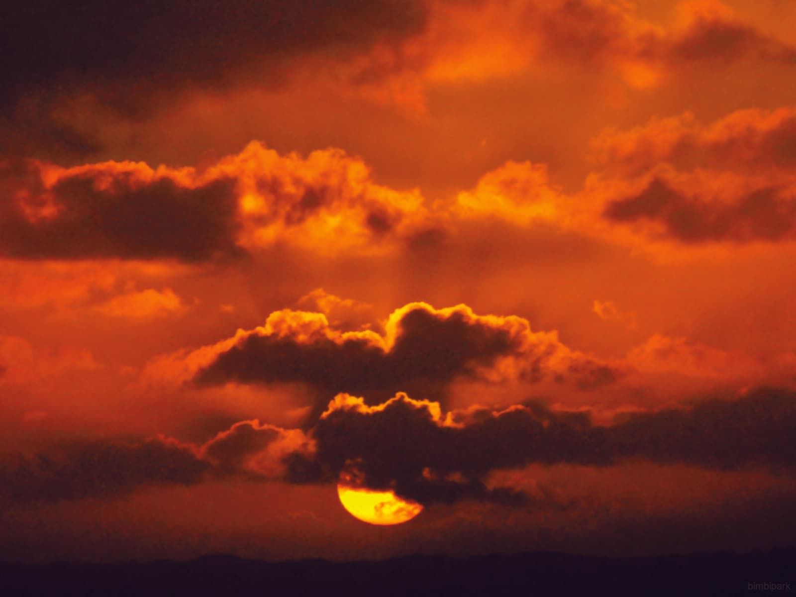 Clouds SQR_Crop_UN1.jpg