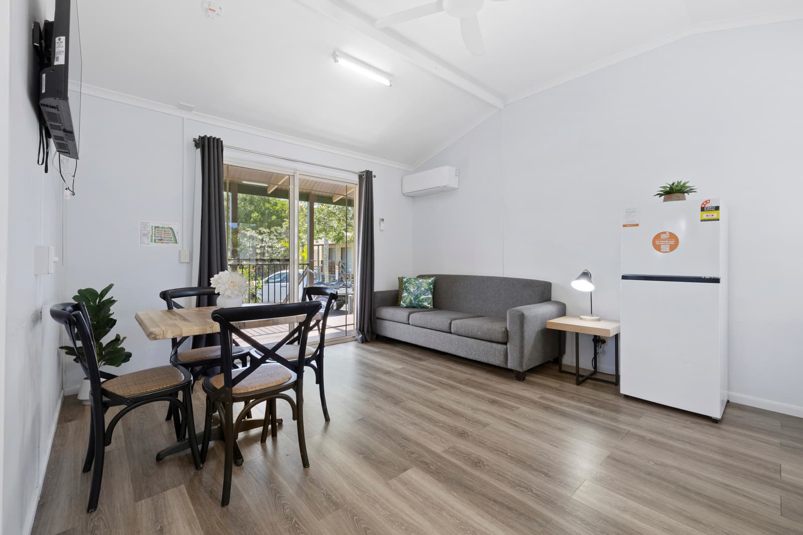 1 Bedroom Standard Cabin Living