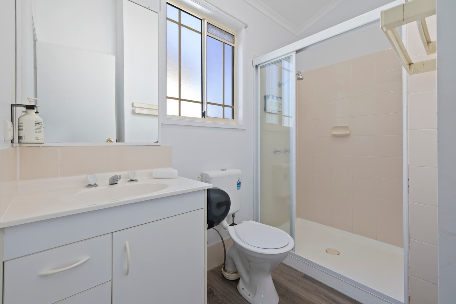 1 Bedroom Standard Cabin Bathroom