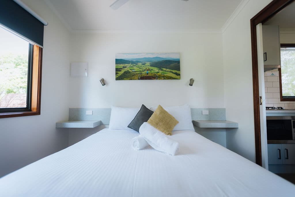 Main Bedroom - Queen Bed