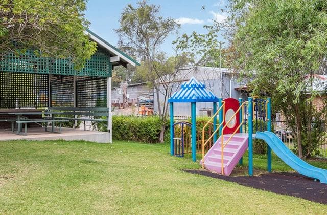 Ingenia Holidays Avina Playground And BBQ (1)