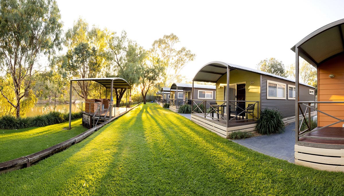 Three Bedroom Riverfront Holiday Villa 00