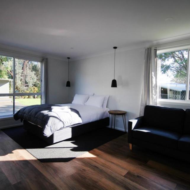 Studio Cabin - Sleeps 2 | Wonthaggi Park Lane Holiday Park